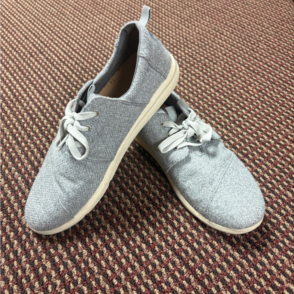 Toms Gray Sneakers Minimalist Design